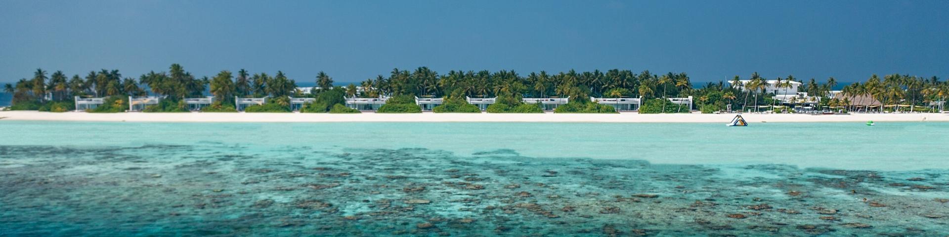 Jumeirah Olhahali Island – Luksusowe wille z basenem infinity na Malediwach